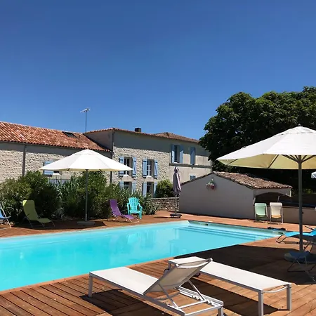 Gasthaus Le Domaine Des Aguins Saujon Exterior foto