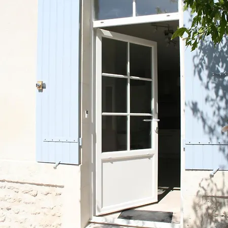 Gasthaus Le Domaine Des Aguins Saujon Exterior foto