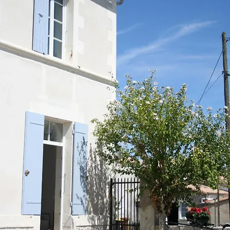 Gasthaus Le Domaine Des Aguins Saujon Exterior foto