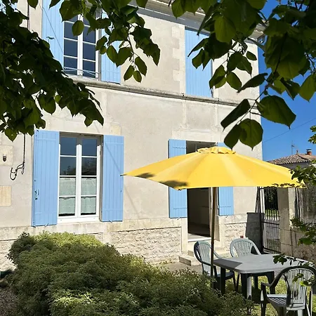 Gasthaus Le Domaine Des Aguins Saujon Exterior foto