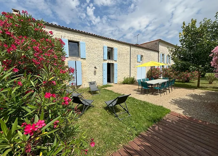 Le Domaine Des Aguins