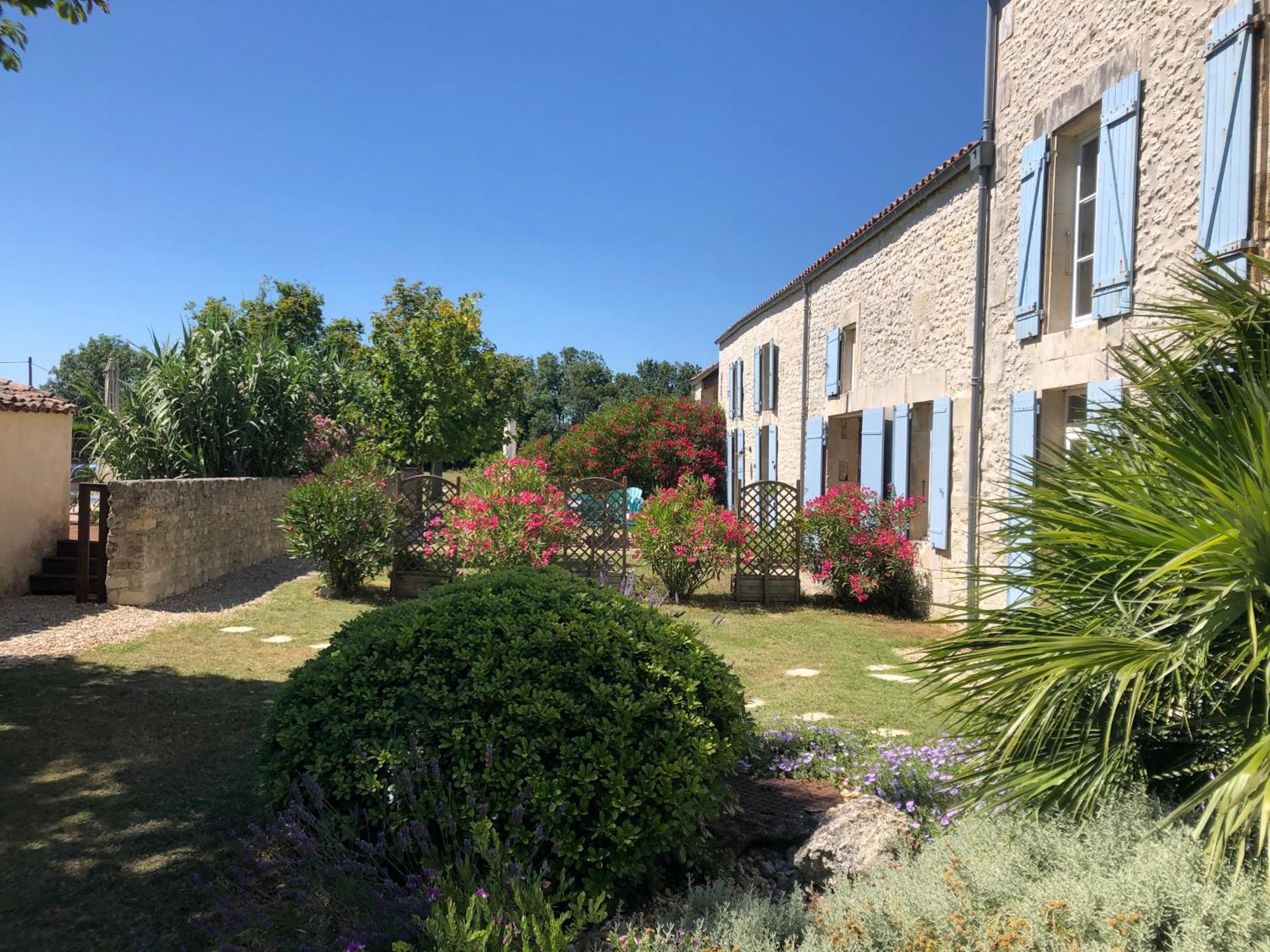 Le Domaine Des Aguins Saujon